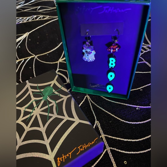 Betsey Johnson Jewelry - BETSEY JOHNSON NIB Glow In The Dark Ghost & Vampire Lips BOO Halloween Earrings
